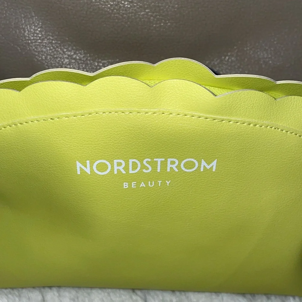 NWOT Nordstrom Cosmetic Bag with Scalloped Edge - Picture 3 of 3